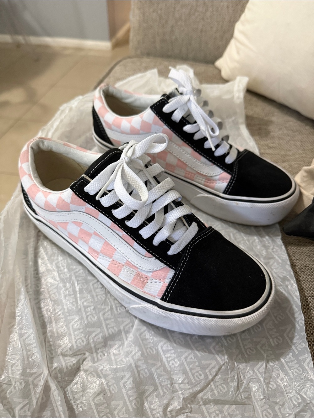 Vans Old Skool Black with Pink & White Checkerboard Low Top Sneakers - Picture 3 of 6